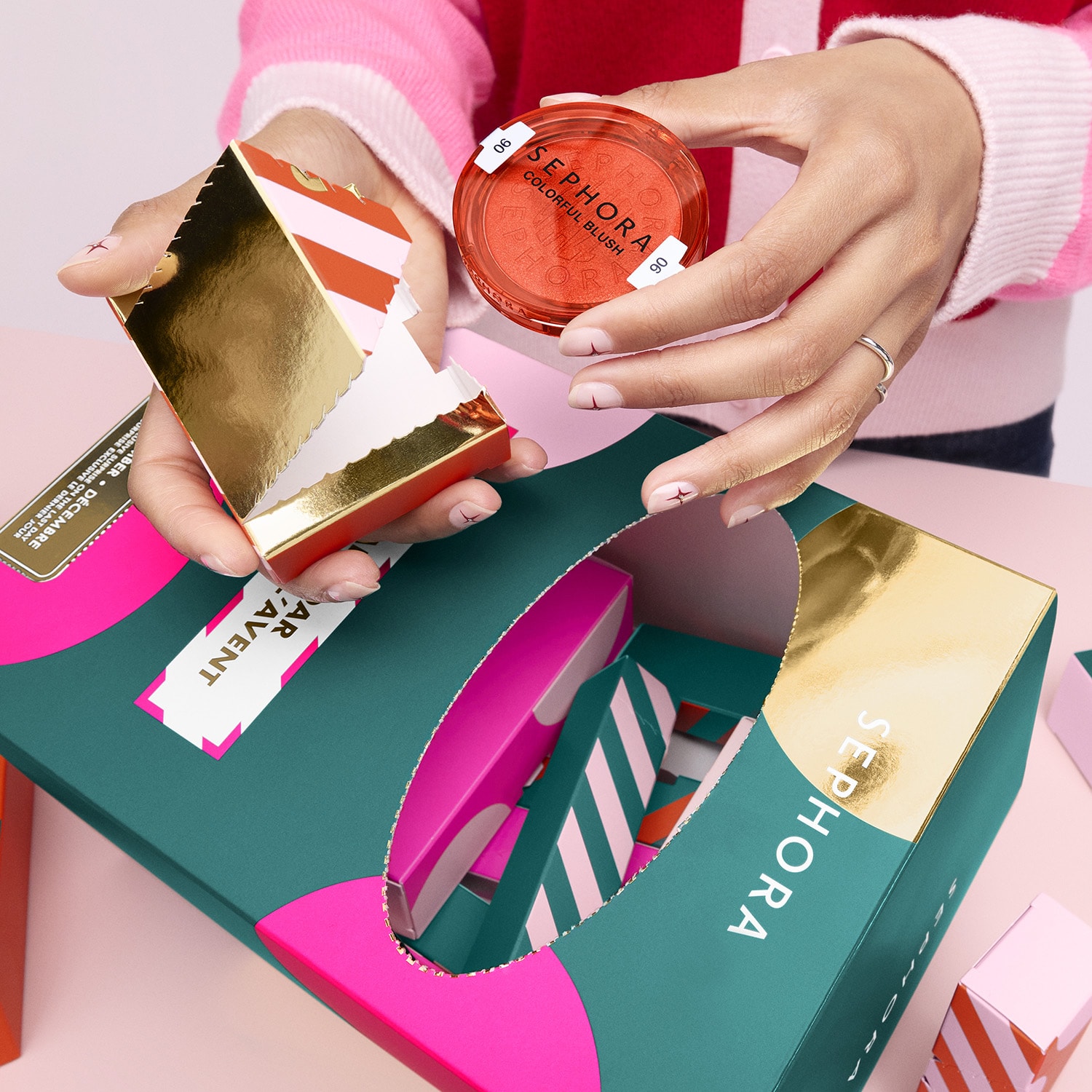 Calendrier De L'avent Sephora Favorites - 24 Produits De Maquillage (fards, Rouges à Lèvres, Baumes, Fixateur) - Coffret Neuf
